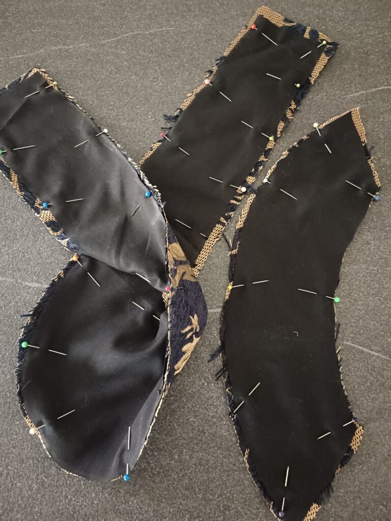 Facings Futterstoff plus Hauptstoff Stücke mit Stecknadeln